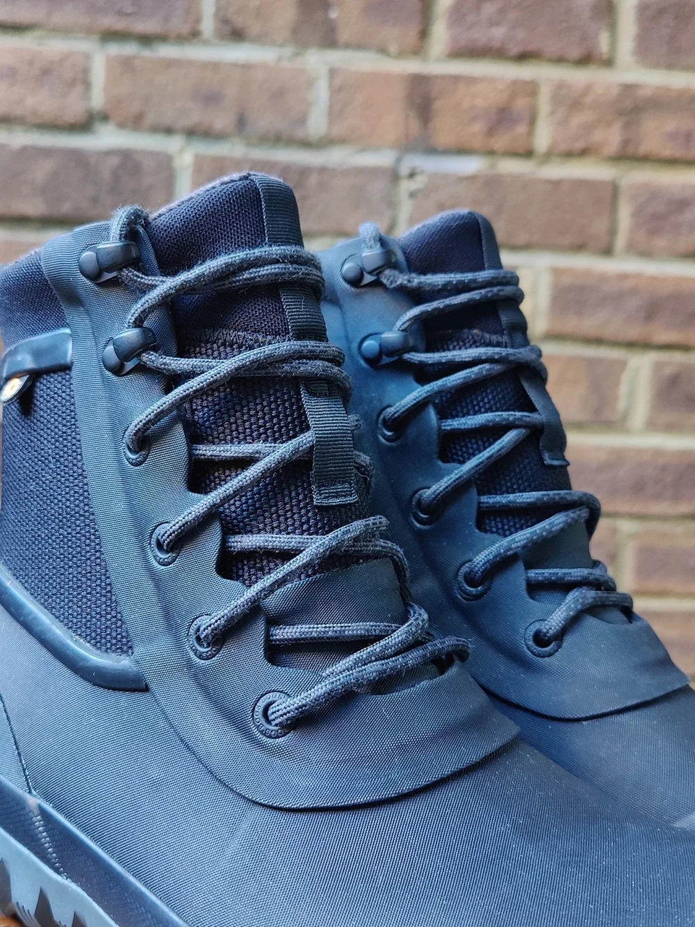 Bogs Men's 10 Arcata Urban Lace Up Waterproof Winter Boots Black